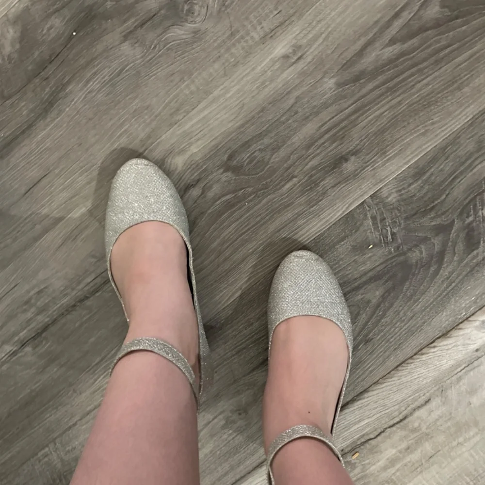 Shoes - Picture 3 of 7